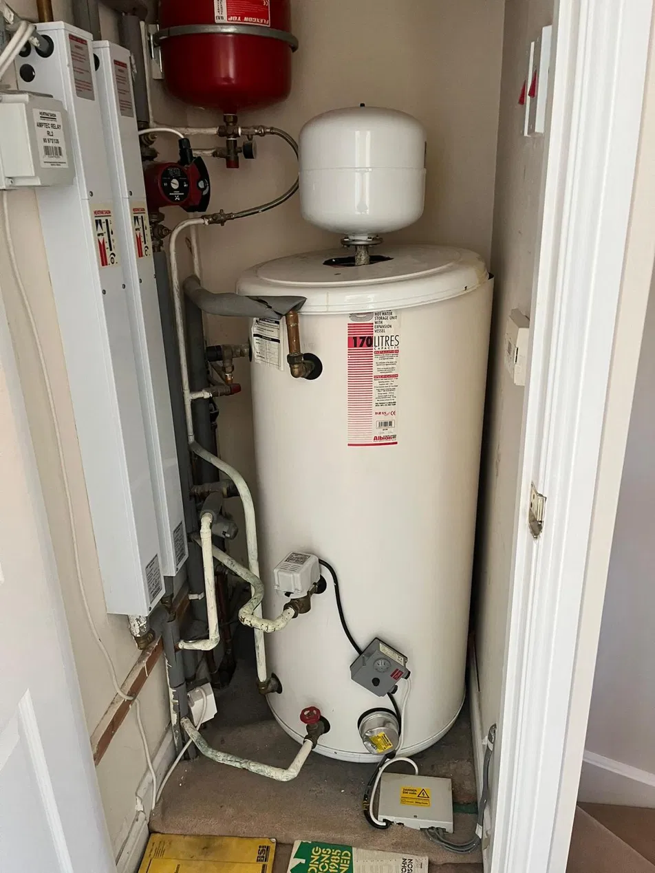 Albion 170-litre unvented cylinder with red expansion vessel